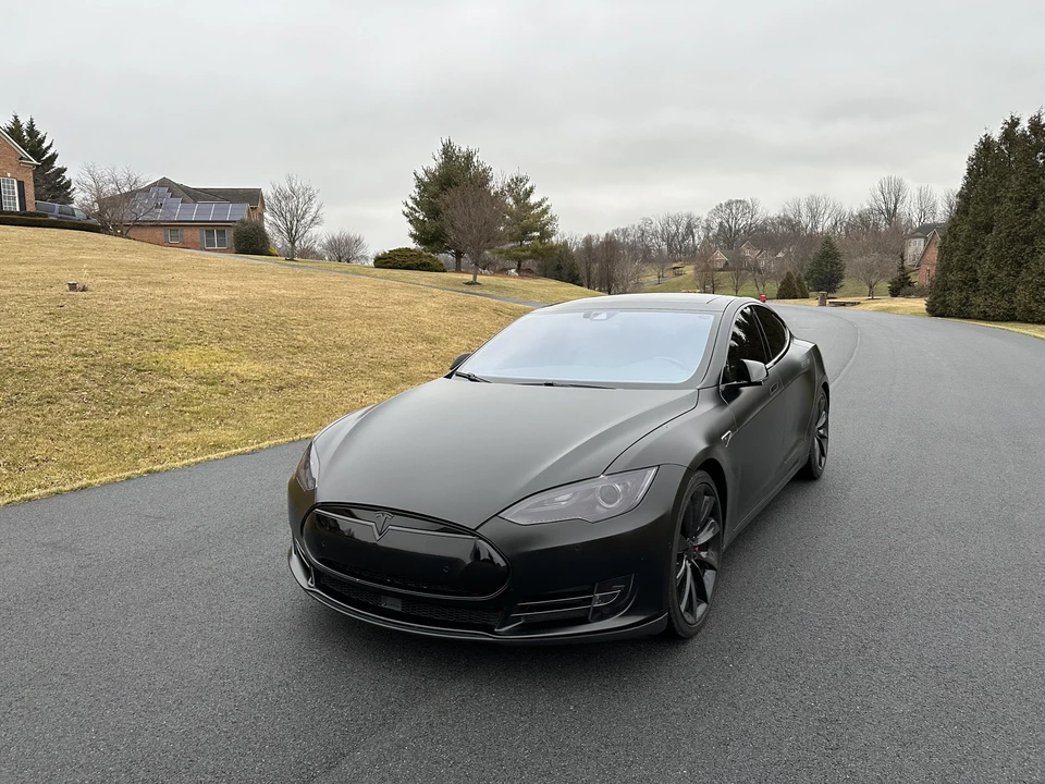 2015 Tesla Model S - Image 10 of 31
