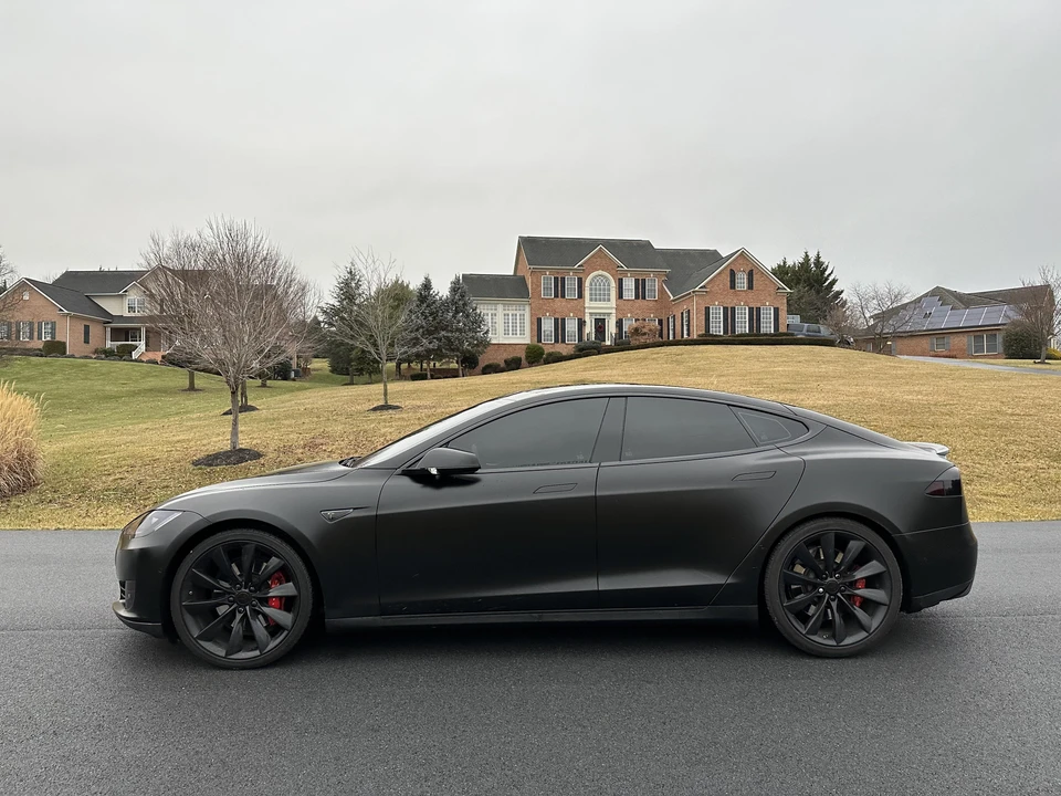 2015 Tesla Model S - Image 22 of 31