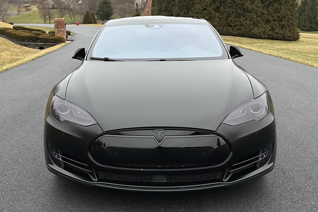2015 Tesla Model S - Image 2 of 31