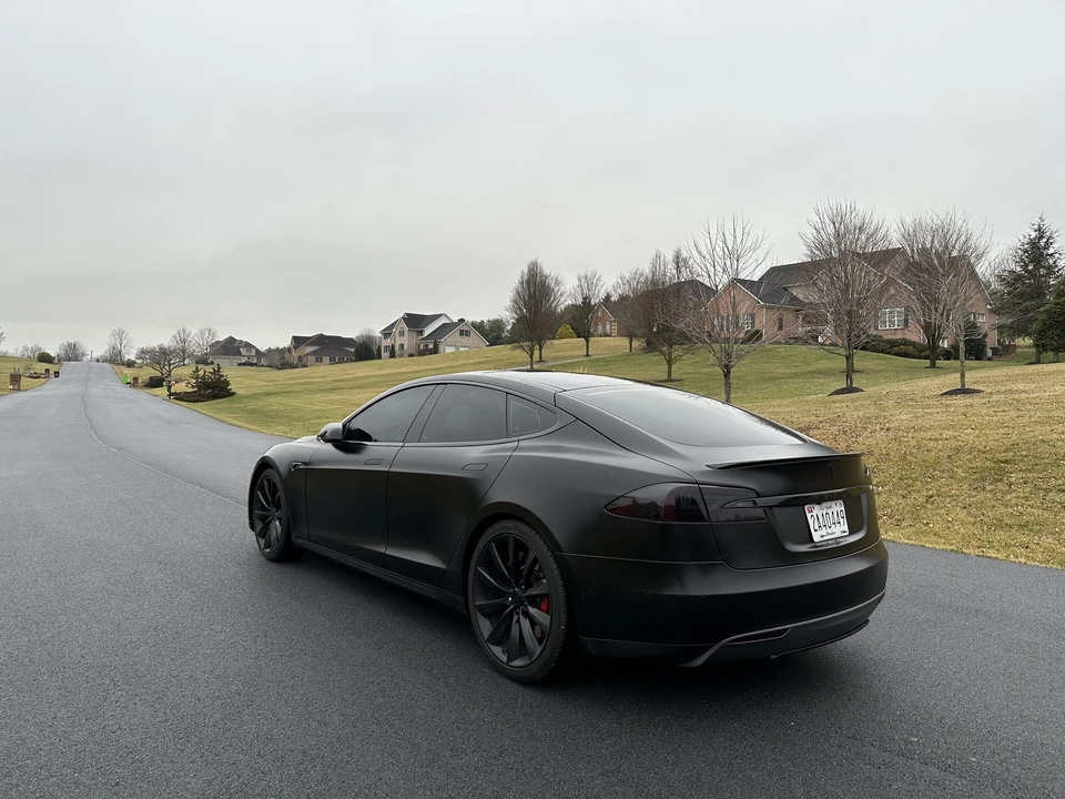 2015 Tesla Model S - Image 23 of 31