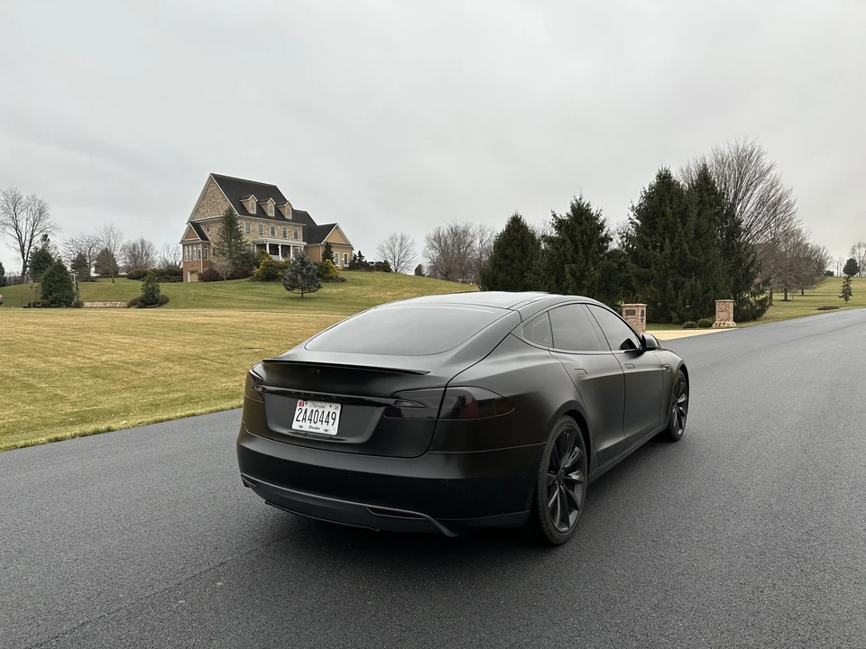 2015 Tesla Model S - Image 28 of 31