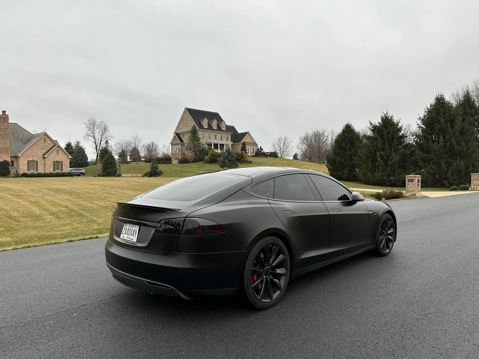 2015 Tesla Model S - Image 30 of 31