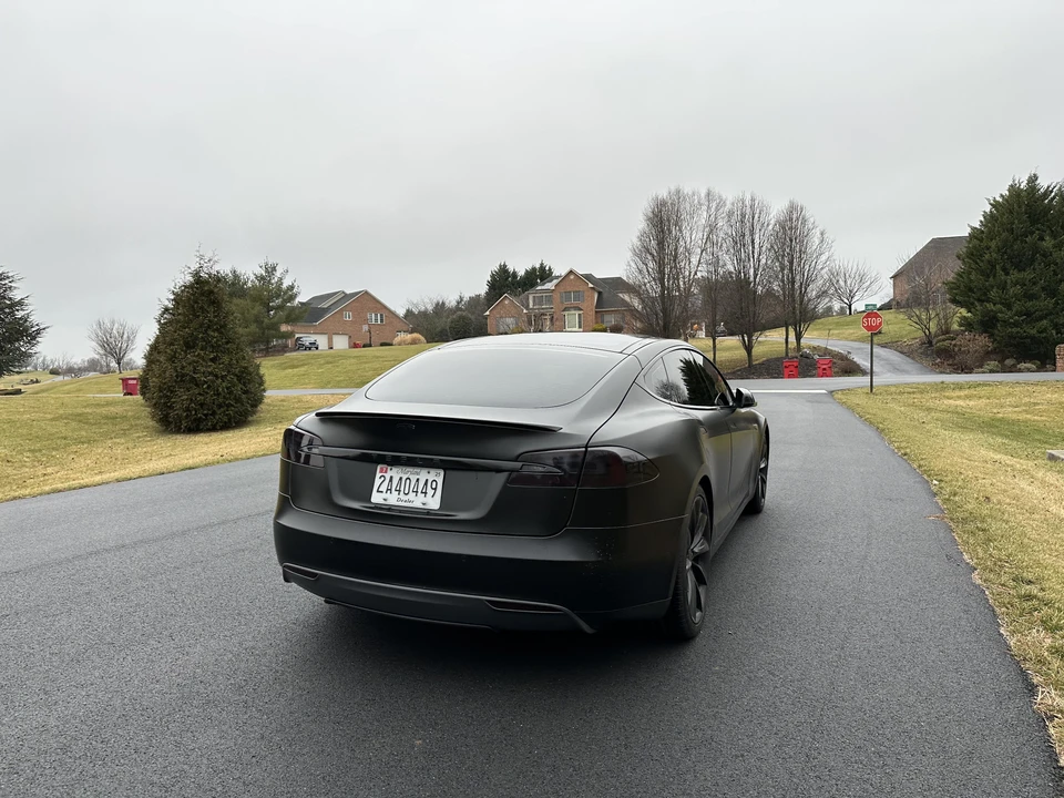 2015 Tesla Model S - Image 27 of 31
