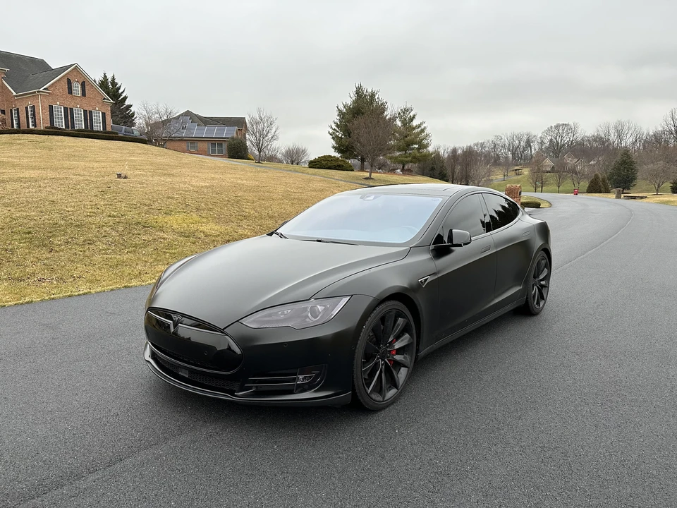 2015 Tesla Model S - Image 13 of 31