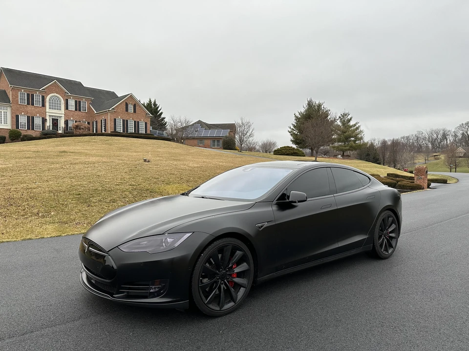 2015 Tesla Model S - Image 17 of 31
