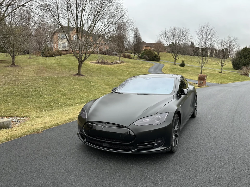 2015 Tesla Model S - Image 8 of 31