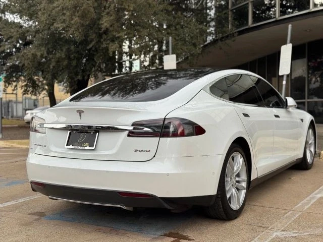2015 Tesla Model S - Image 19 of 21