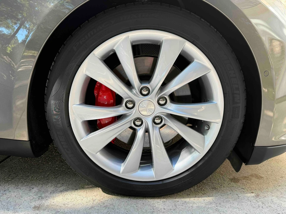 2015 Tesla Model S - Image 9 of 21