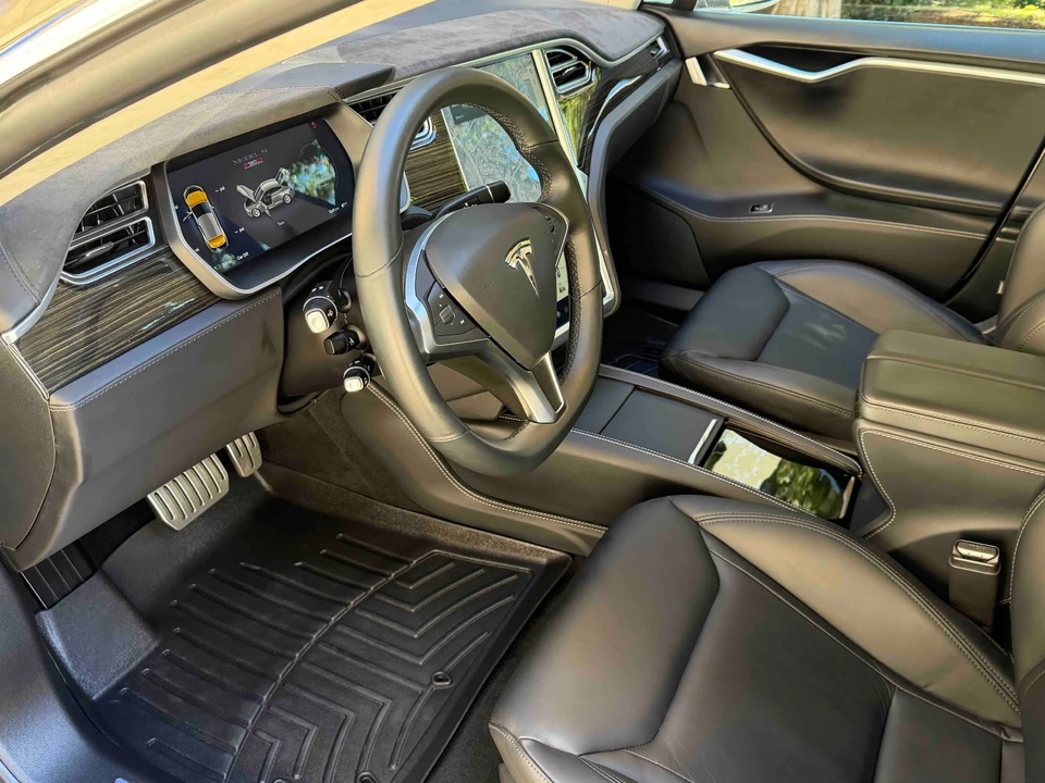 2015 Tesla Model S - Image 14 of 21