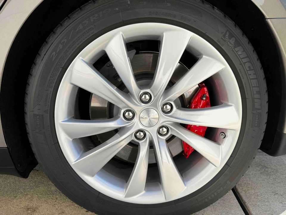 2015 Tesla Model S - Image 8 of 21