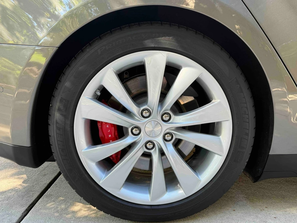 2015 Tesla Model S - Image 10 of 21