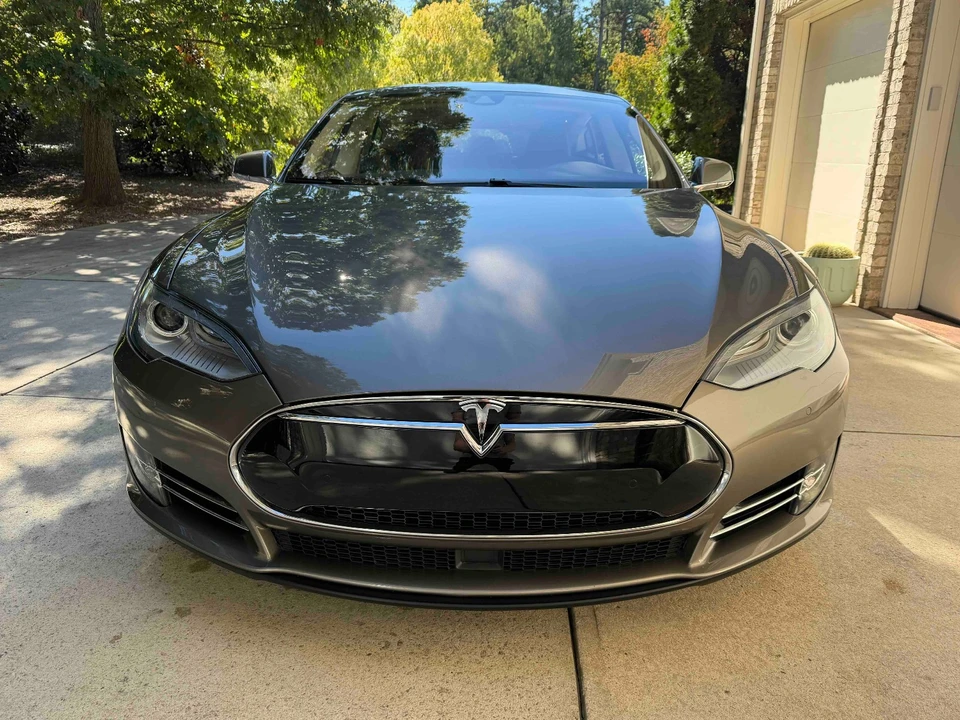 2015 Tesla Model S - Image 2 of 21