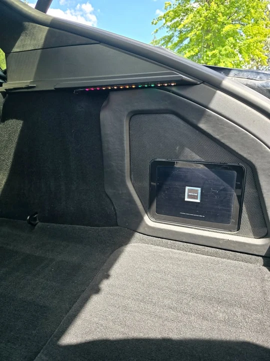 2015 Tesla Model S - Image 16 of 20