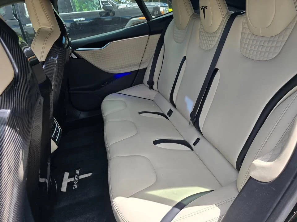 2015 Tesla Model S - Image 10 of 20