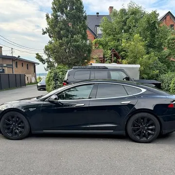 2015 Tesla Model S 85D