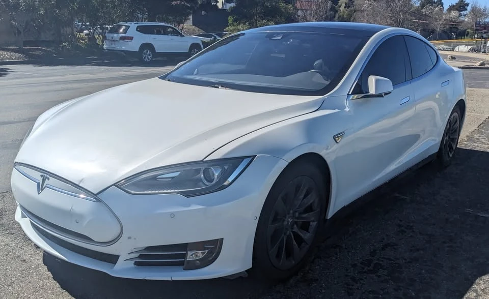 2015 Tesla Model S - Image 13 of 15