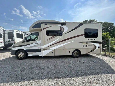 2015 Thor Motor Coach Four Winds Siesta Sprinter 24st