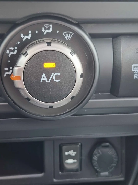 2015 Toyota 4Runner 5th Gen - Image 16 of 17