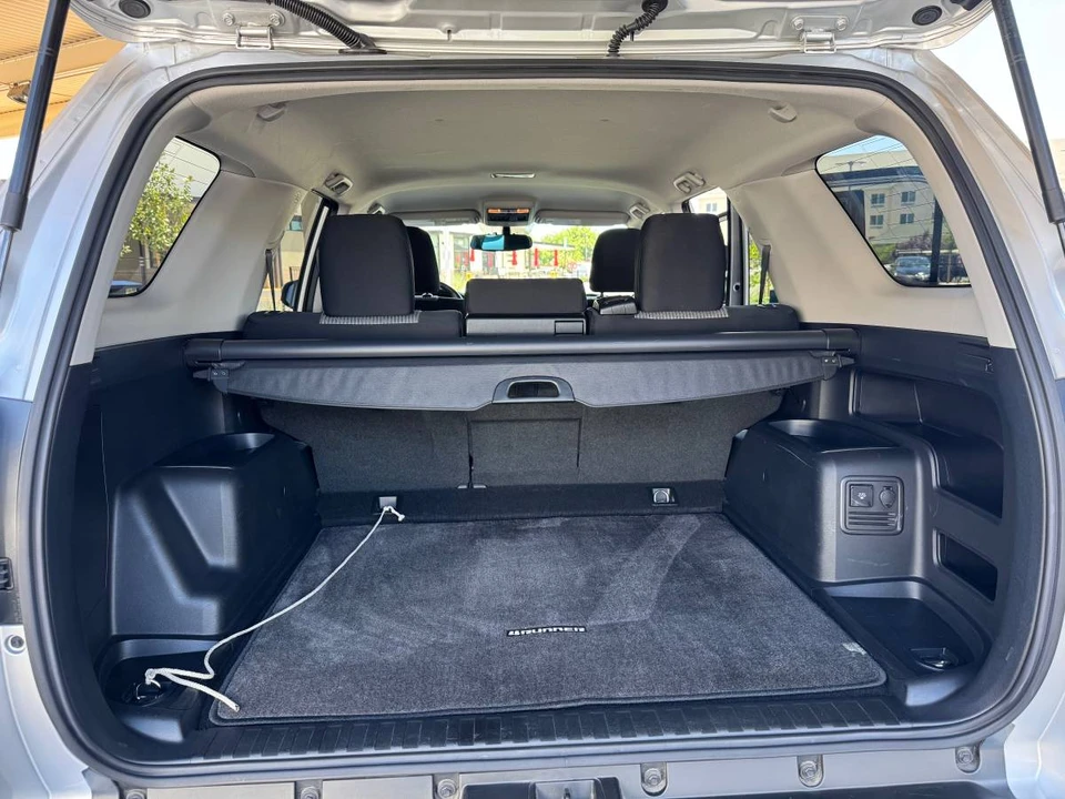 2015 Toyota 4Runner 5th Gen - Image 9 of 15