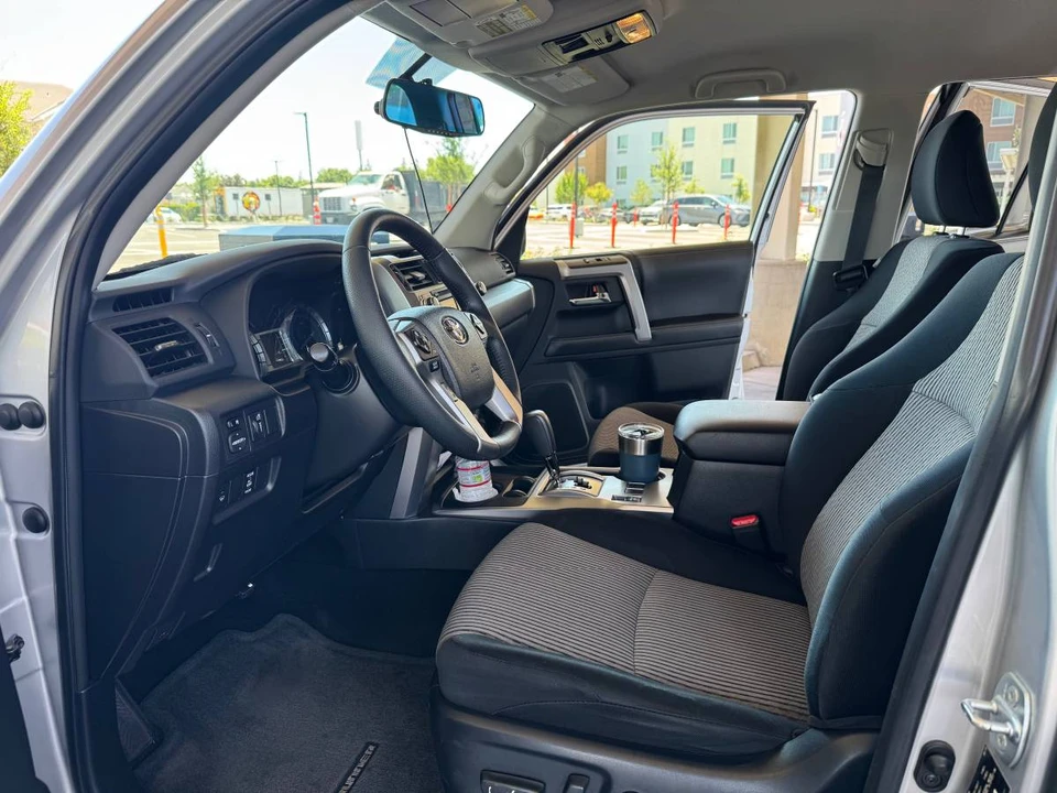 2015 Toyota 4Runner 5th Gen - Image 5 of 15