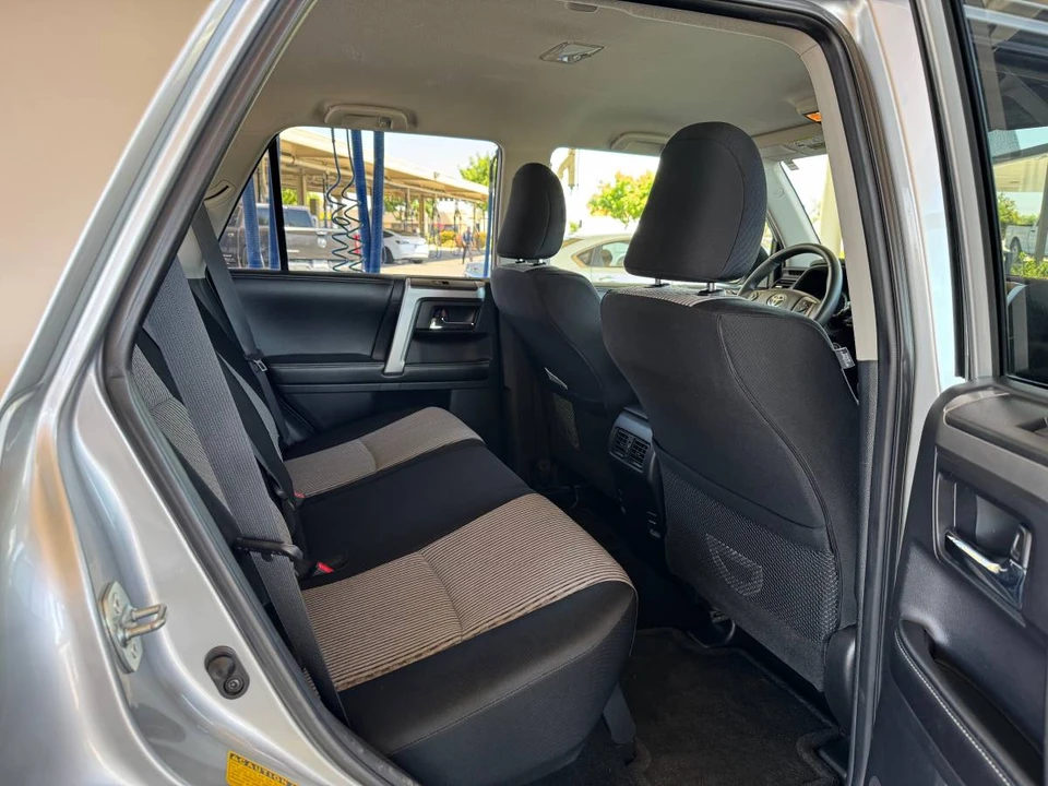 2015 Toyota 4Runner 5th Gen - Image 7 of 15
