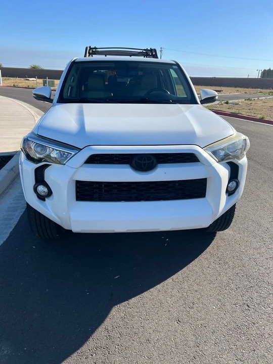 2015 Toyota 4Runner 5th Gen - Image 6 of 8