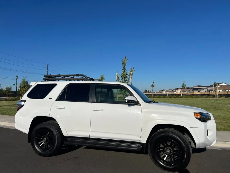 2015 Toyota 4Runner 5th Gen - Image 2 of 8