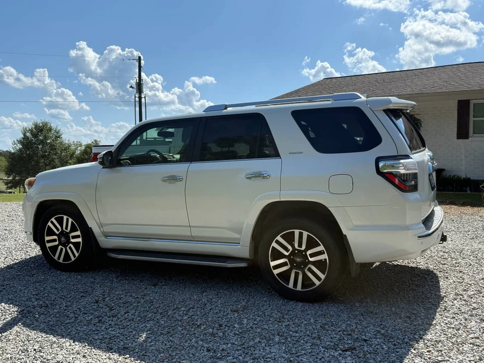 2015 Toyota 4Runner 5th Gen - Image 6 of 19