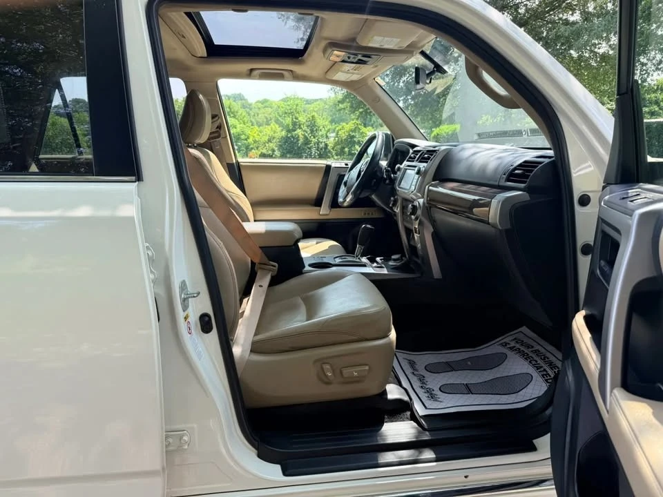 2015 Toyota 4Runner 5th Gen - Image 17 of 19
