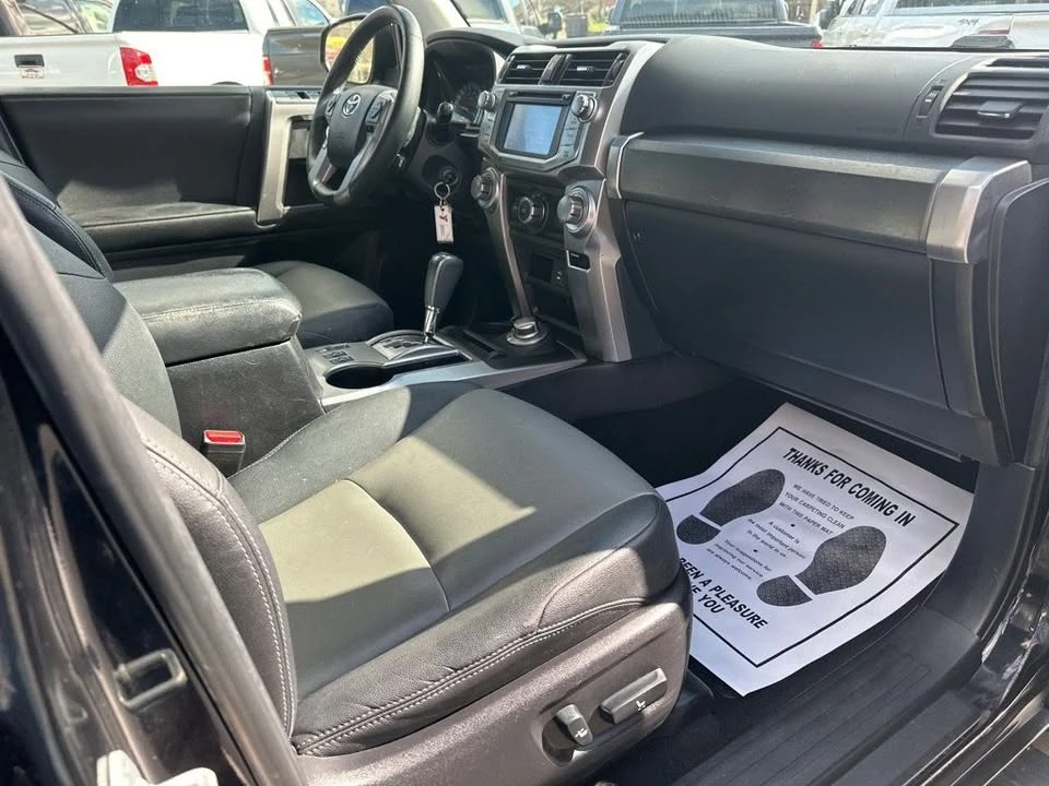 2015 Toyota 4Runner 5th Gen - Image 6 of 19