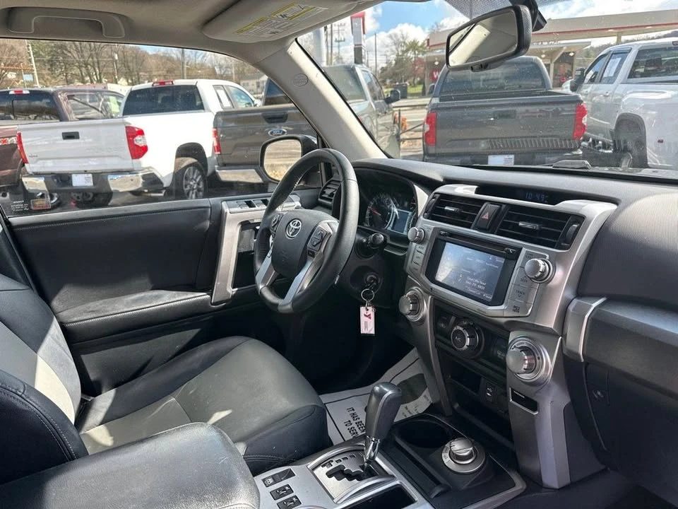 2015 Toyota 4Runner 5th Gen - Image 7 of 19