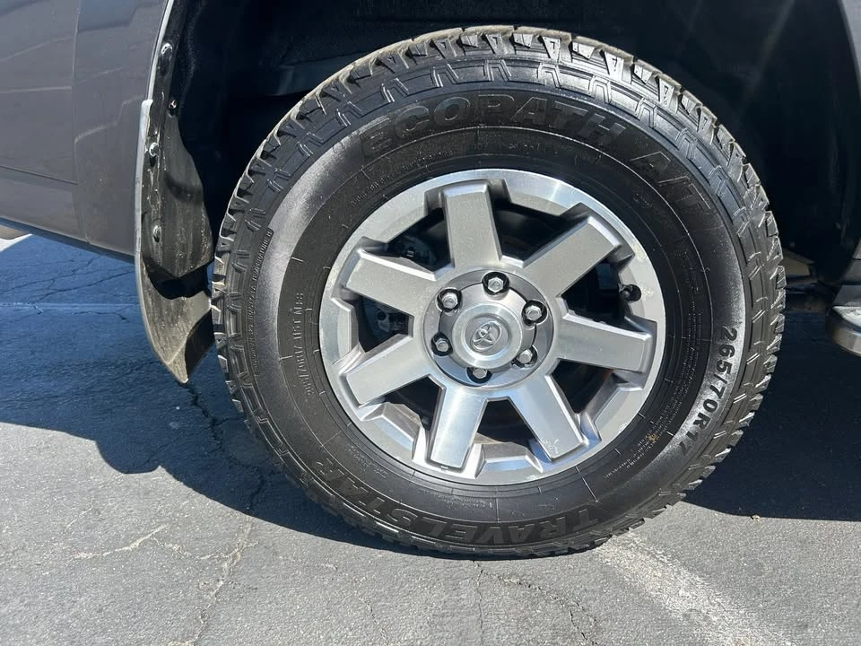 2015 Toyota 4Runner 5th Gen - Image 14 of 20