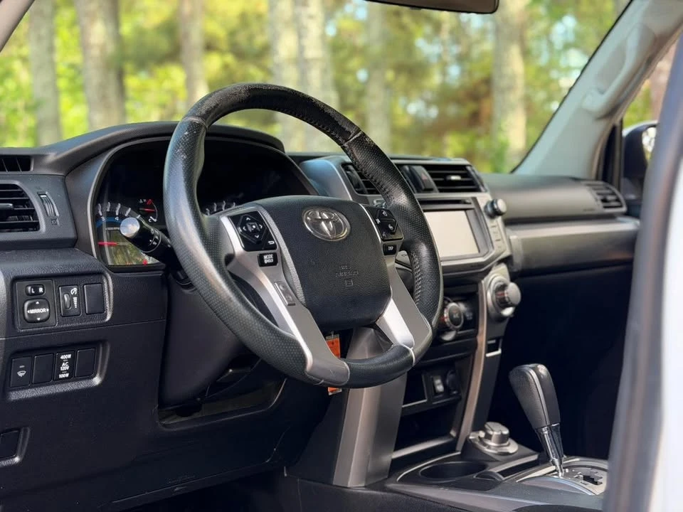 2015 Toyota 4Runner 5th Gen - Image 11 of 17