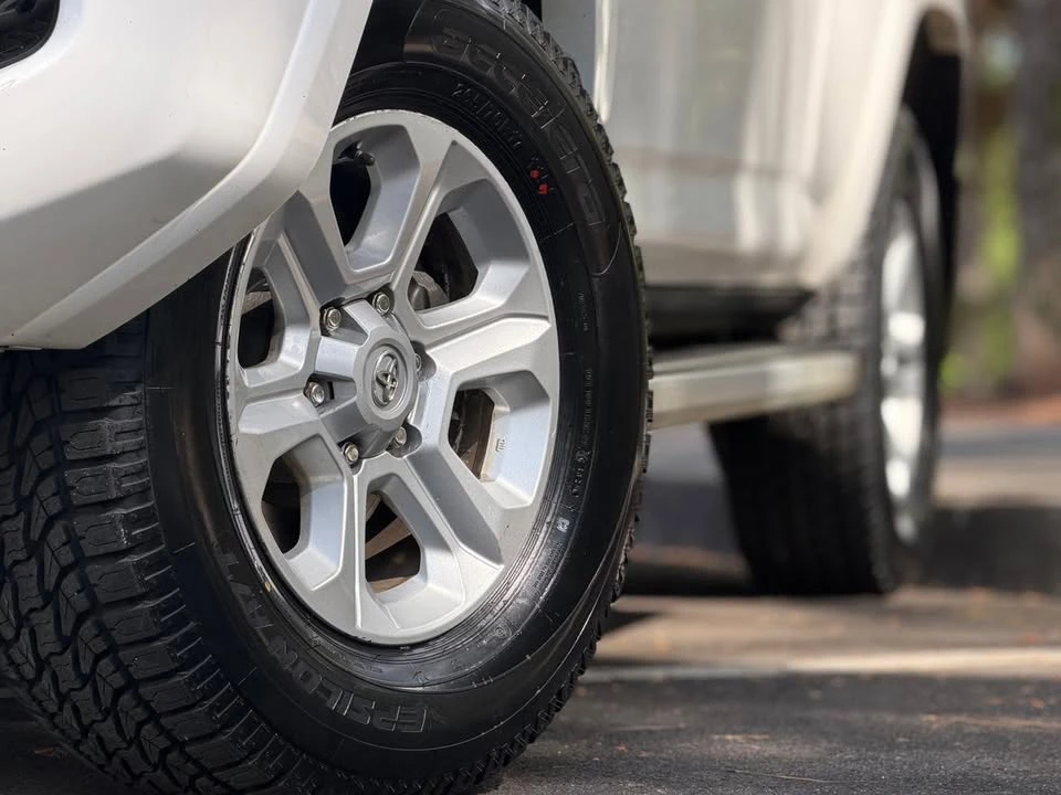 2015 Toyota 4Runner 5th Gen - Image 7 of 17
