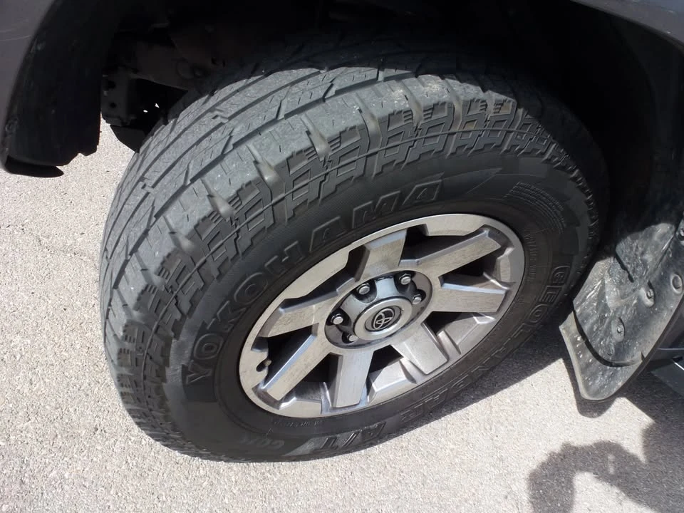 2015 Toyota 4Runner 5th Gen - Image 16 of 17
