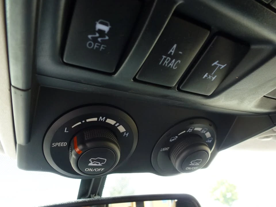 2015 Toyota 4Runner 5th Gen - Image 14 of 17