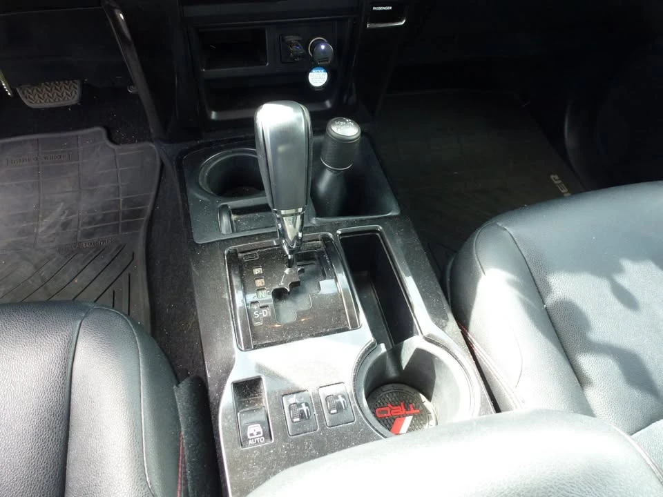 2015 Toyota 4Runner 5th Gen - Image 13 of 17