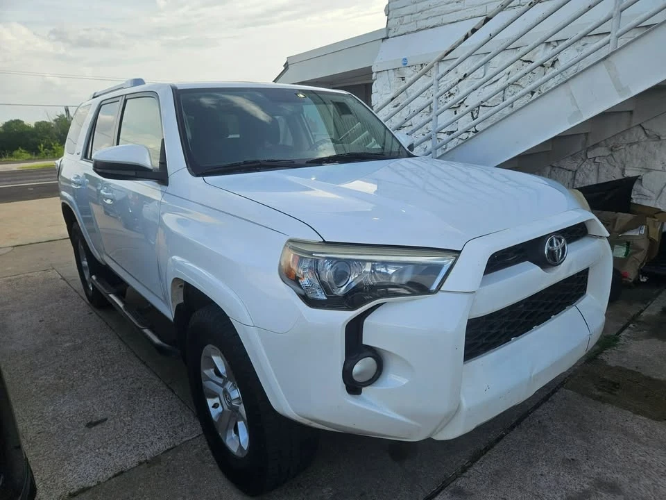 2015 Toyota 4Runner 5th Gen - Image 2 of 9