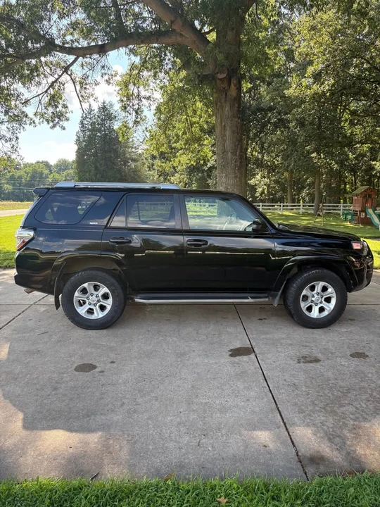 2015 Toyota 4Runner 5th Gen - Image 4 of 10