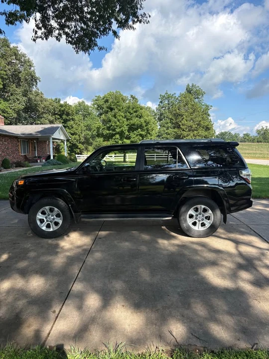 2015 Toyota 4Runner 5th Gen - Image 2 of 10