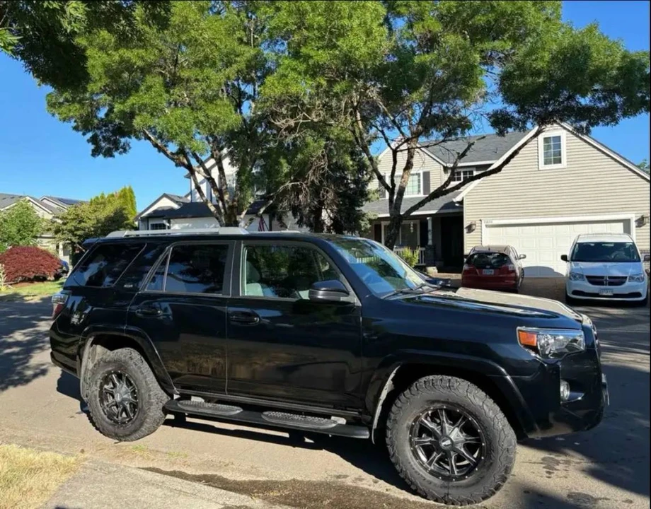 2015 Toyota 4Runner 5th Gen - Image 4 of 9