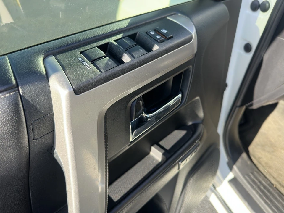 2015 Toyota 4Runner 5th Gen - Image 6 of 12