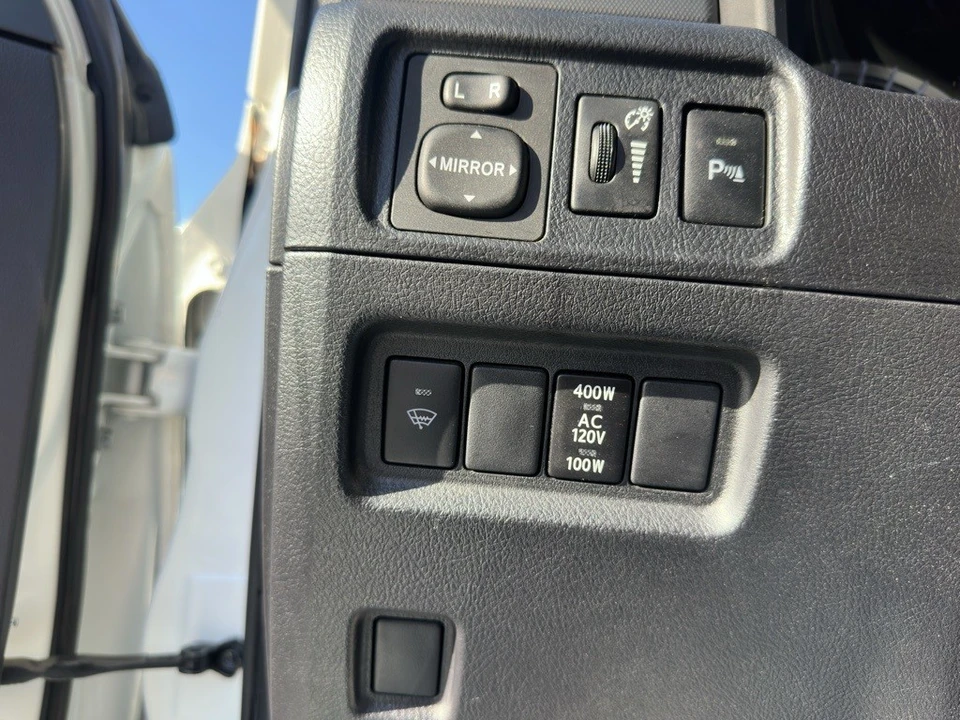 2015 Toyota 4Runner 5th Gen - Image 7 of 12