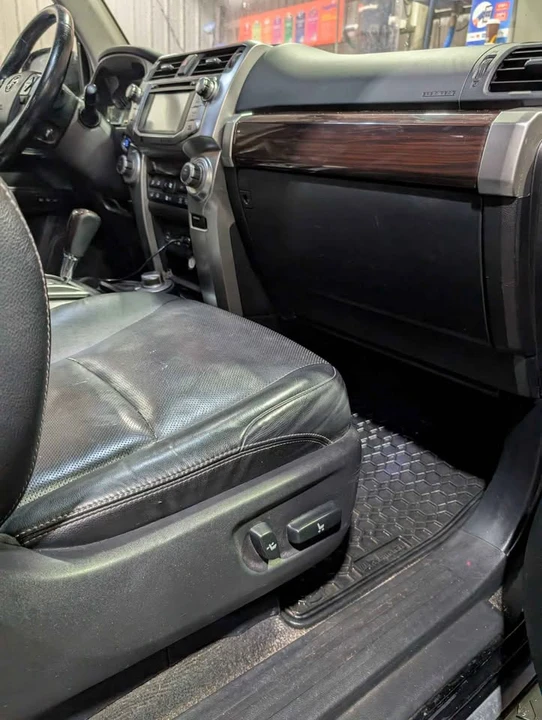 2015 Toyota 4Runner 5th Gen - Image 7 of 10