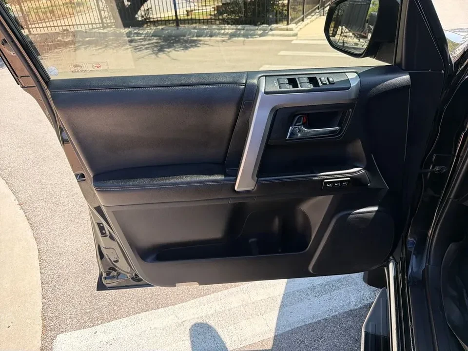 2015 Toyota 4Runner 5th Gen - Image 17 of 19