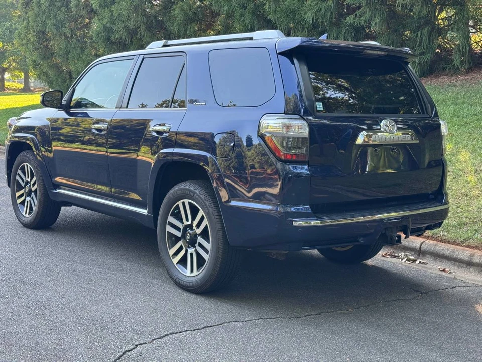 2015 Toyota 4Runner 5th Gen - Image 5 of 16