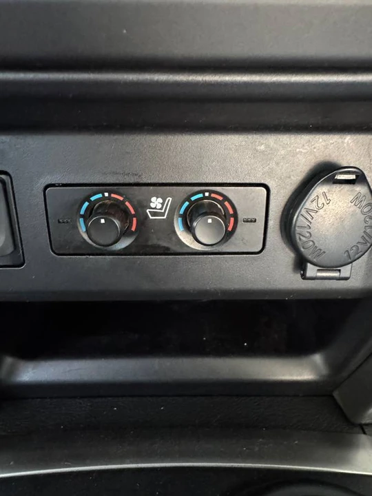 2015 Toyota 4Runner 5th Gen - Image 9 of 16