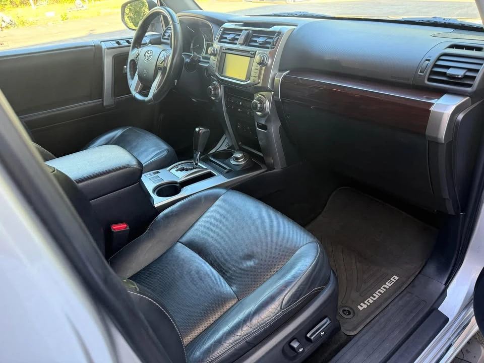 2015 Toyota 4Runner 5th Gen - Image 9 of 13