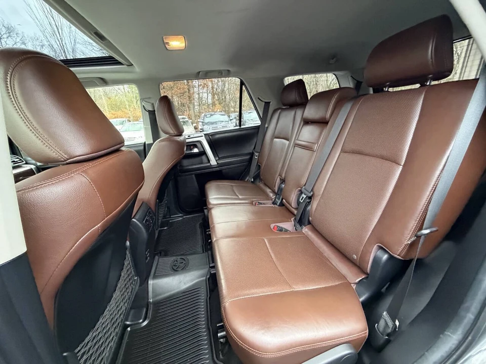 2015 Toyota 4Runner 5th Gen - Image 24 of 31