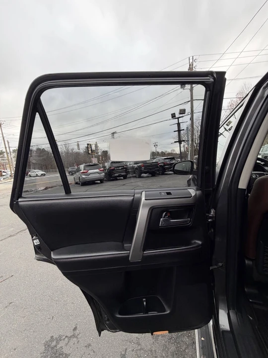 2015 Toyota 4Runner 5th Gen - Image 26 of 31
